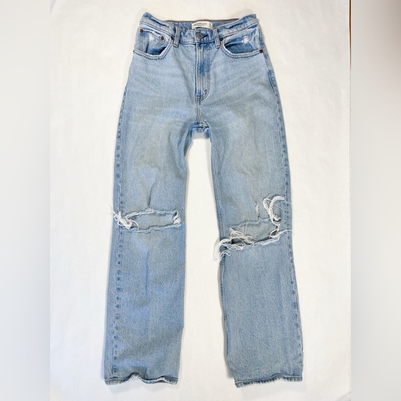 Abercrombie & Fitch Denim - Abercrombie & Fitch High Rise The ‘90s Relaxed Distressed Jeans
